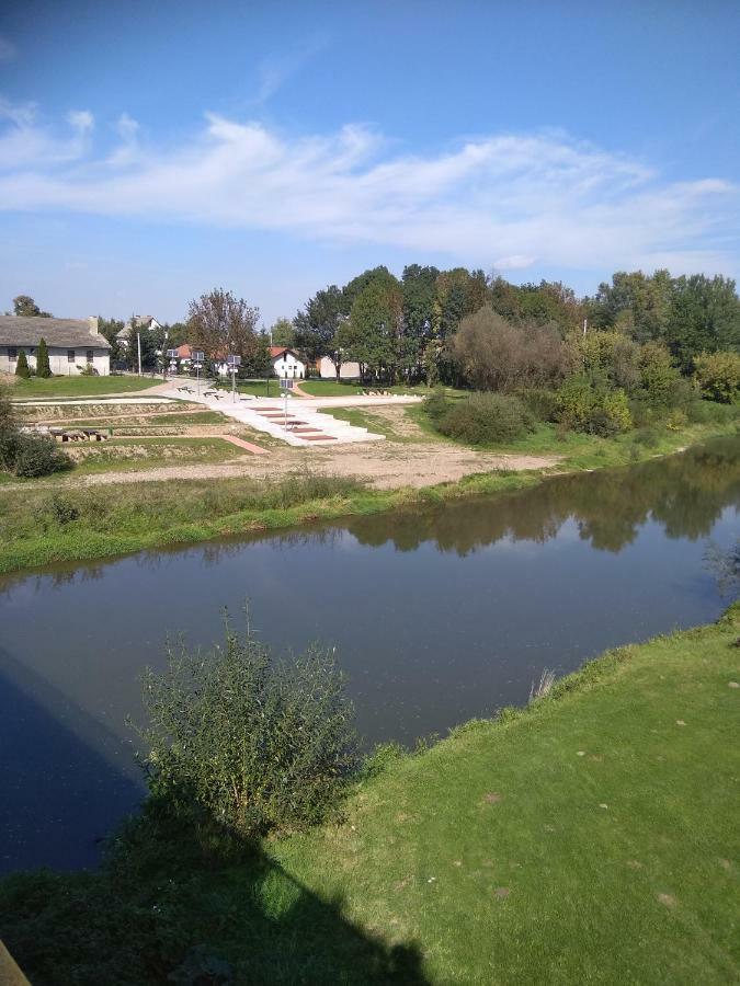 Gdow Riverside Apartments And Tours エクステリア 写真